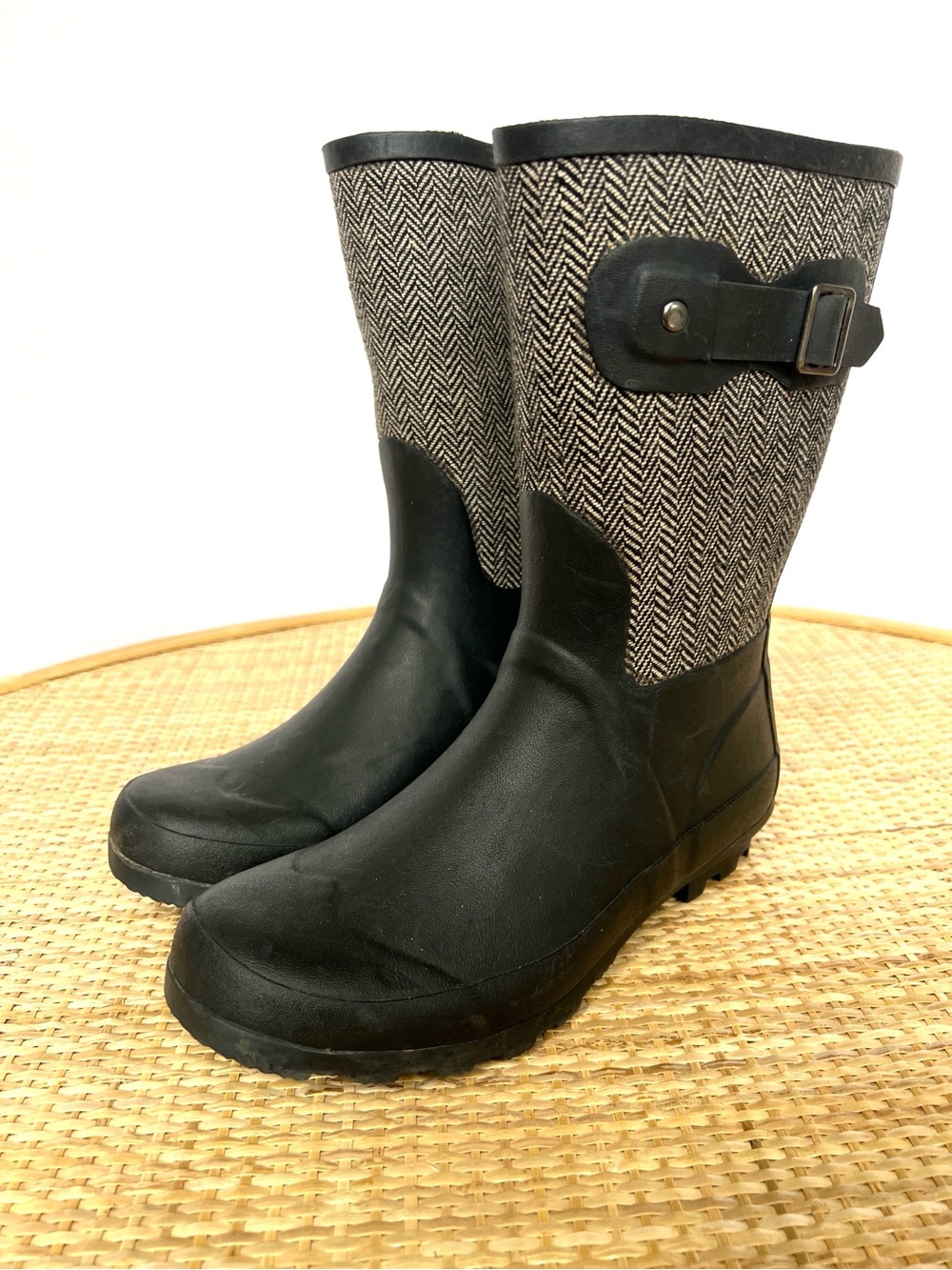 Chooka Classic Mid Cafe Racer Herringbone Black Cream Buckle Rain Boots Riding 6